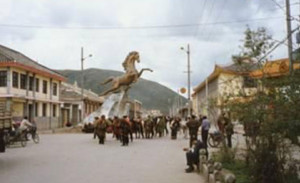 Wangyal, a Tibetan in his twenties, set fire to himself in 2012 at this location in Serthar county town, near the golden horse statue. 