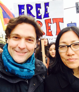 Matteo Mecacci and Tencho Gyatso participate in a rally in Washington, DC.