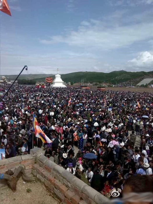 Large crowds gathering for the Kalachakra ceremony in Tsoe. (Image via Weibo)