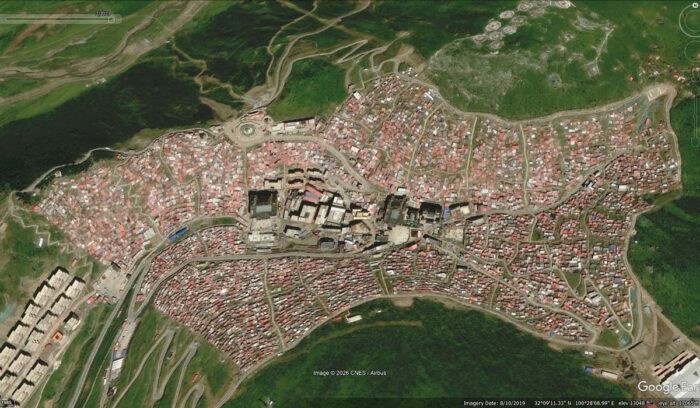 Google Earth imagery of Larung Gar